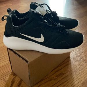 Brand New Nike Women's Tanjun Shoes